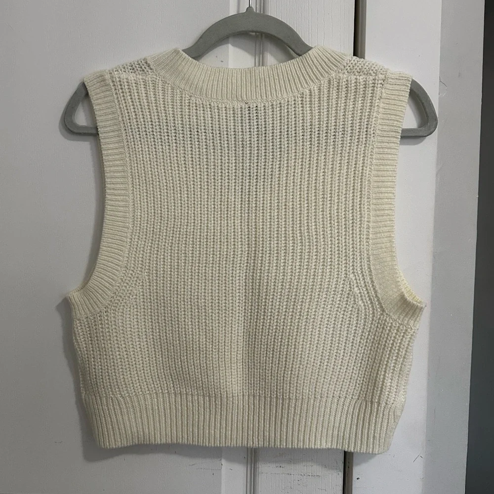 H&M Ribbed Sweater Vest - Picture 3 of 6